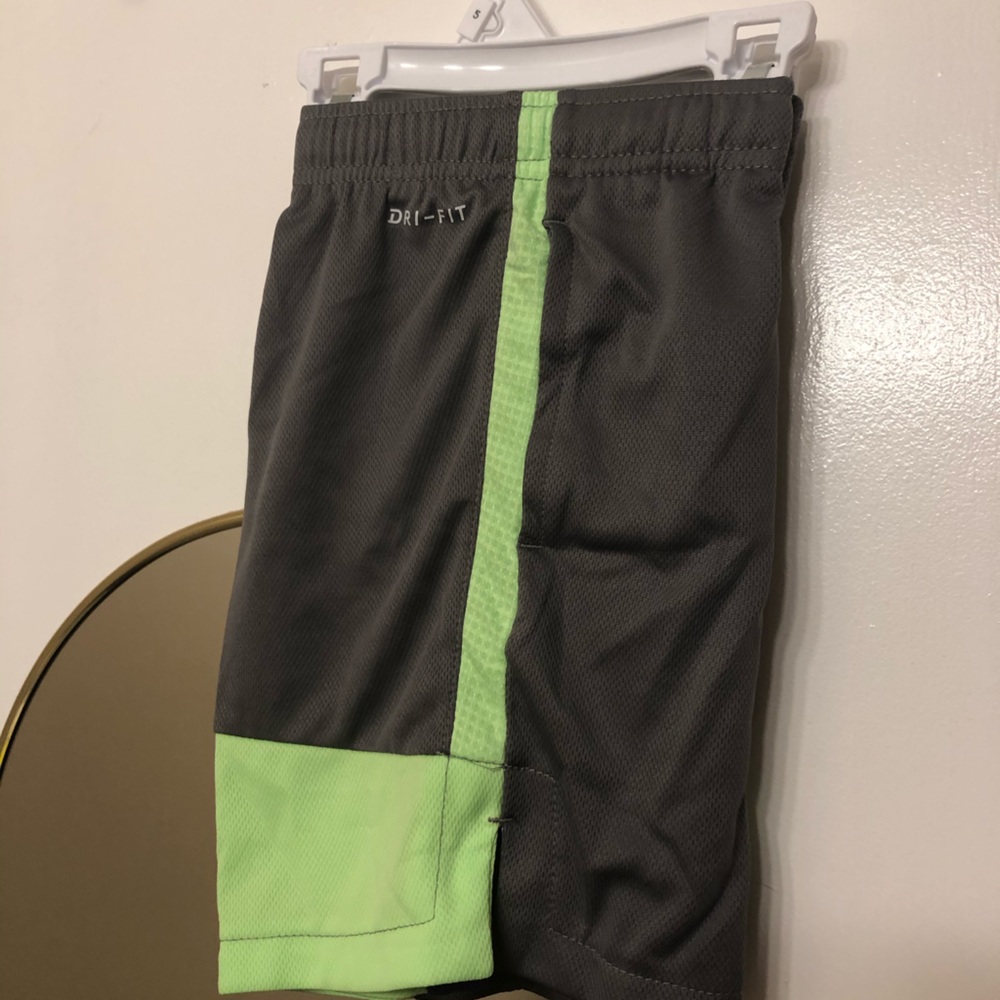 Nike Boys size 5 Gray and green dri-fit shorts
